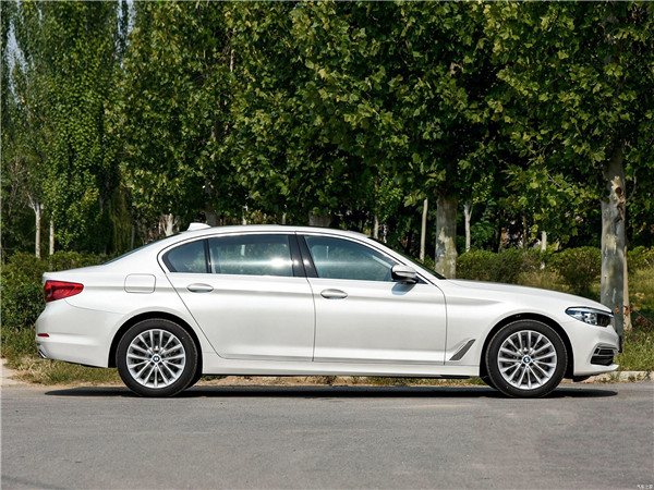 成都租车去西藏开车一定要带证件